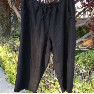 Wide leg roomy cotton crops